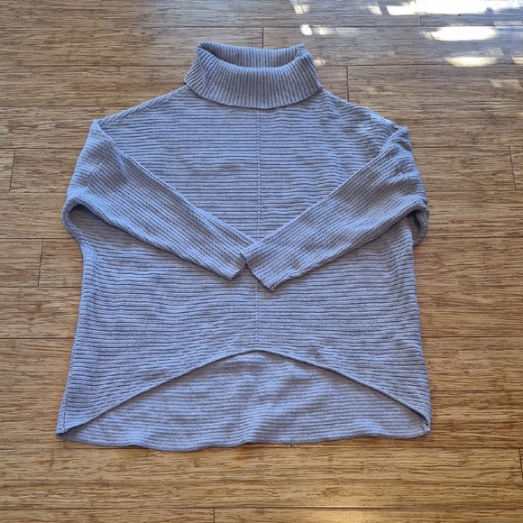 Cyrus Sweaters - Cyrus Women's Light Gray Ribbed Turtleneck Sweater